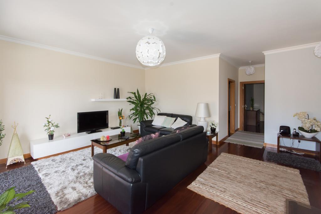 Quinta Da Torre Apartment กามารา ดิ โลบุช ภายนอก รูปภาพ