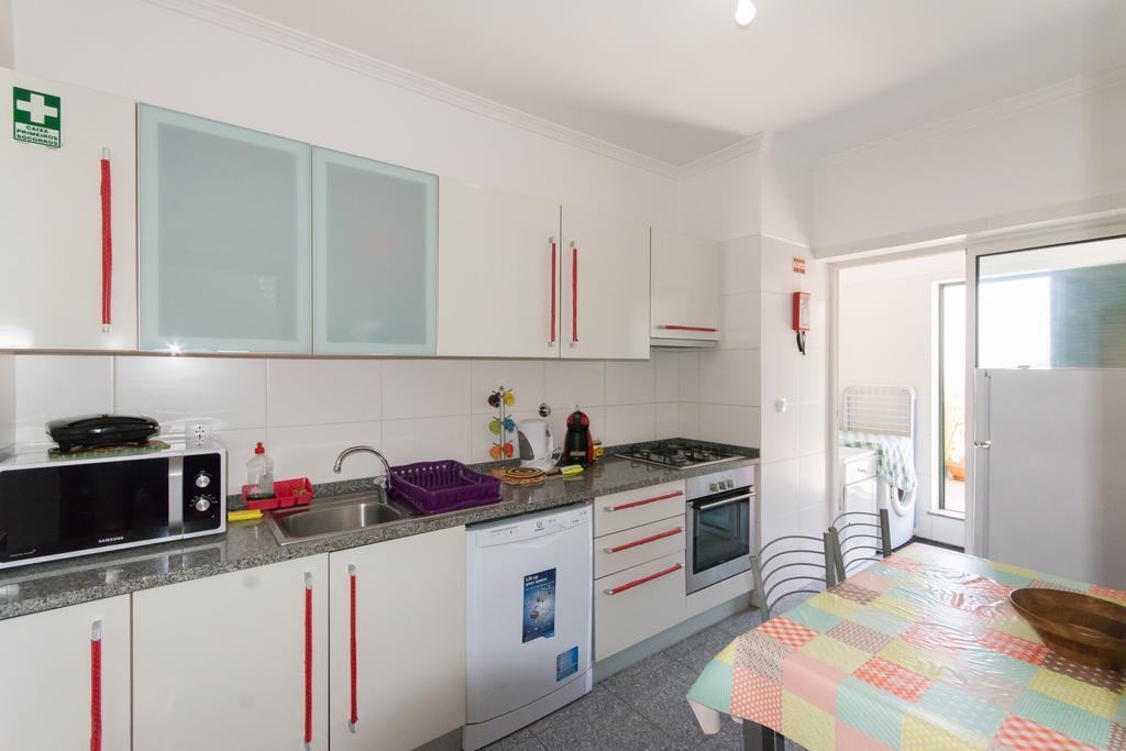 Quinta Da Torre Apartment กามารา ดิ โลบุช ภายนอก รูปภาพ